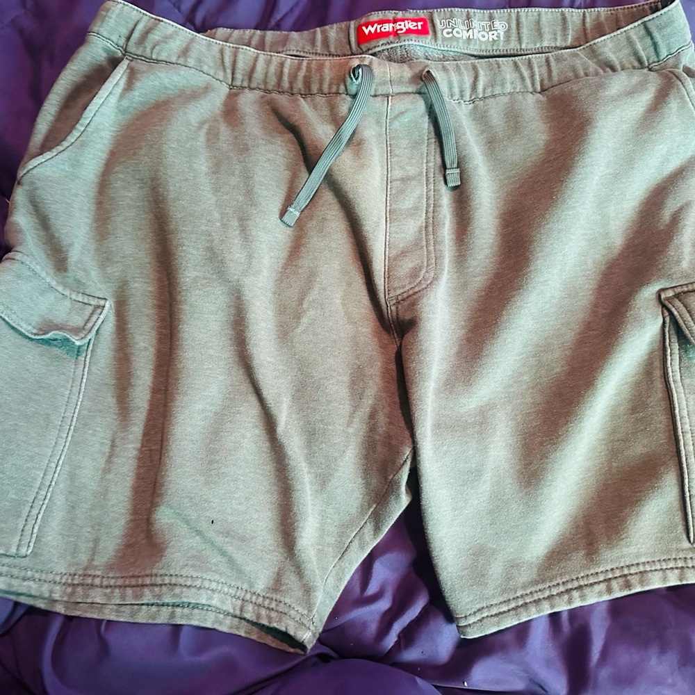Wrangler Gray Cargo Shorts with Elastic Waistband